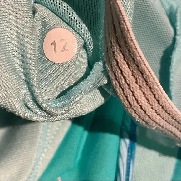 Lululemon Caribe Conditioning Gulf Undulation Tank, size 12 - Picture 7 of 12
